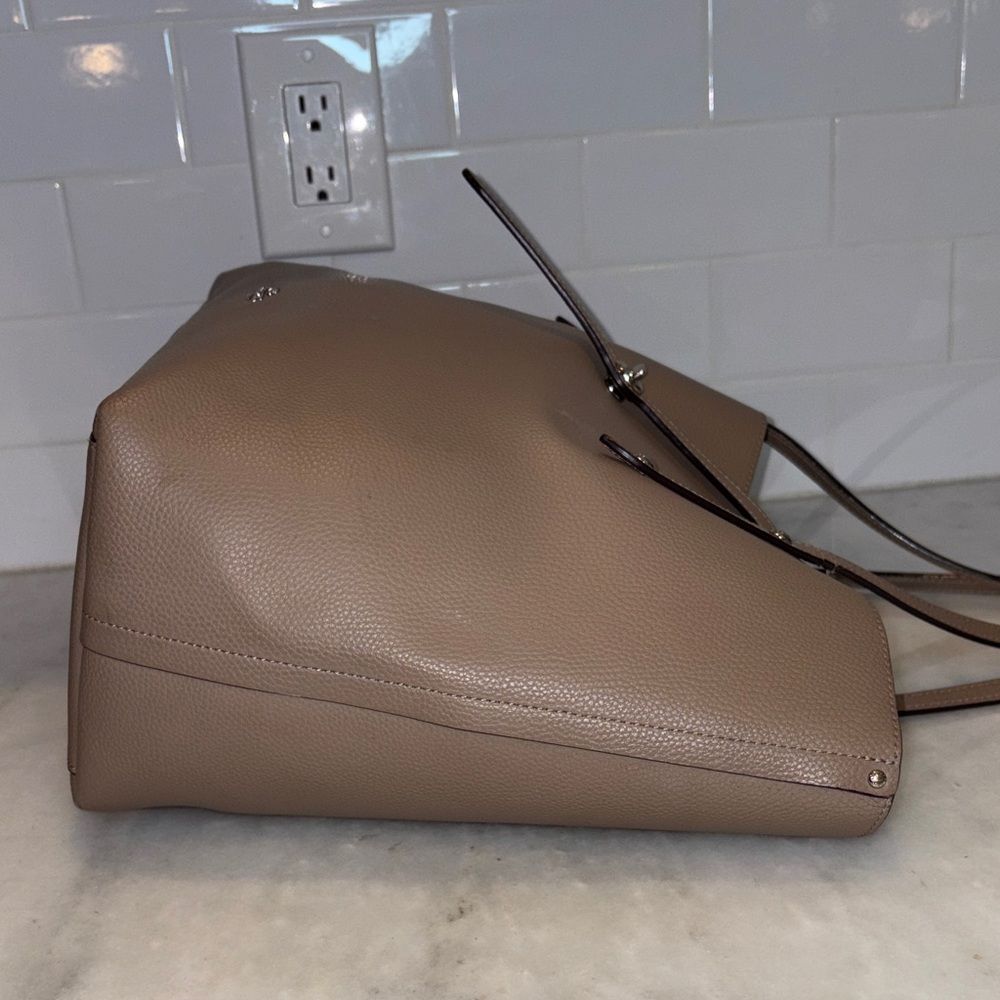 COACH Purse Bag Market Tote Polished Pebble Leather Turnlock Taupe Neutral - Picture 7 of 16
